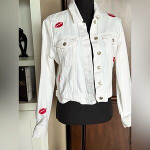 Forever‎ 21 White Denim Jacket Embroidery Red Lip